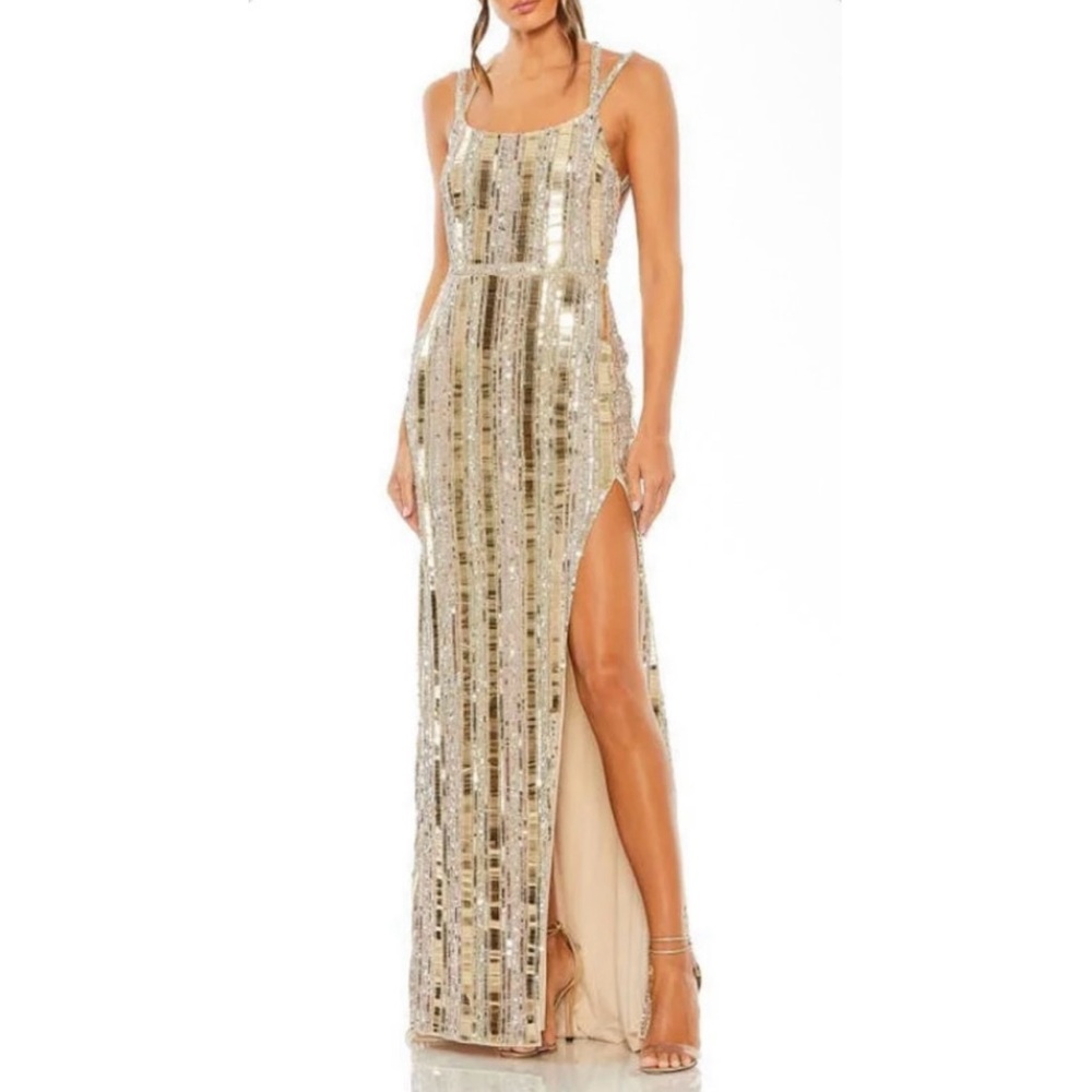 Mac Duggal Halter Neck Embellished Detailed Back Gown